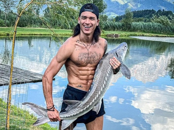 ยืมเพื่อนมาโชว์! 'นูนเญซ' เผยซิมิกาสเป็นเจ้าของปลาใหญ่ยักษ์